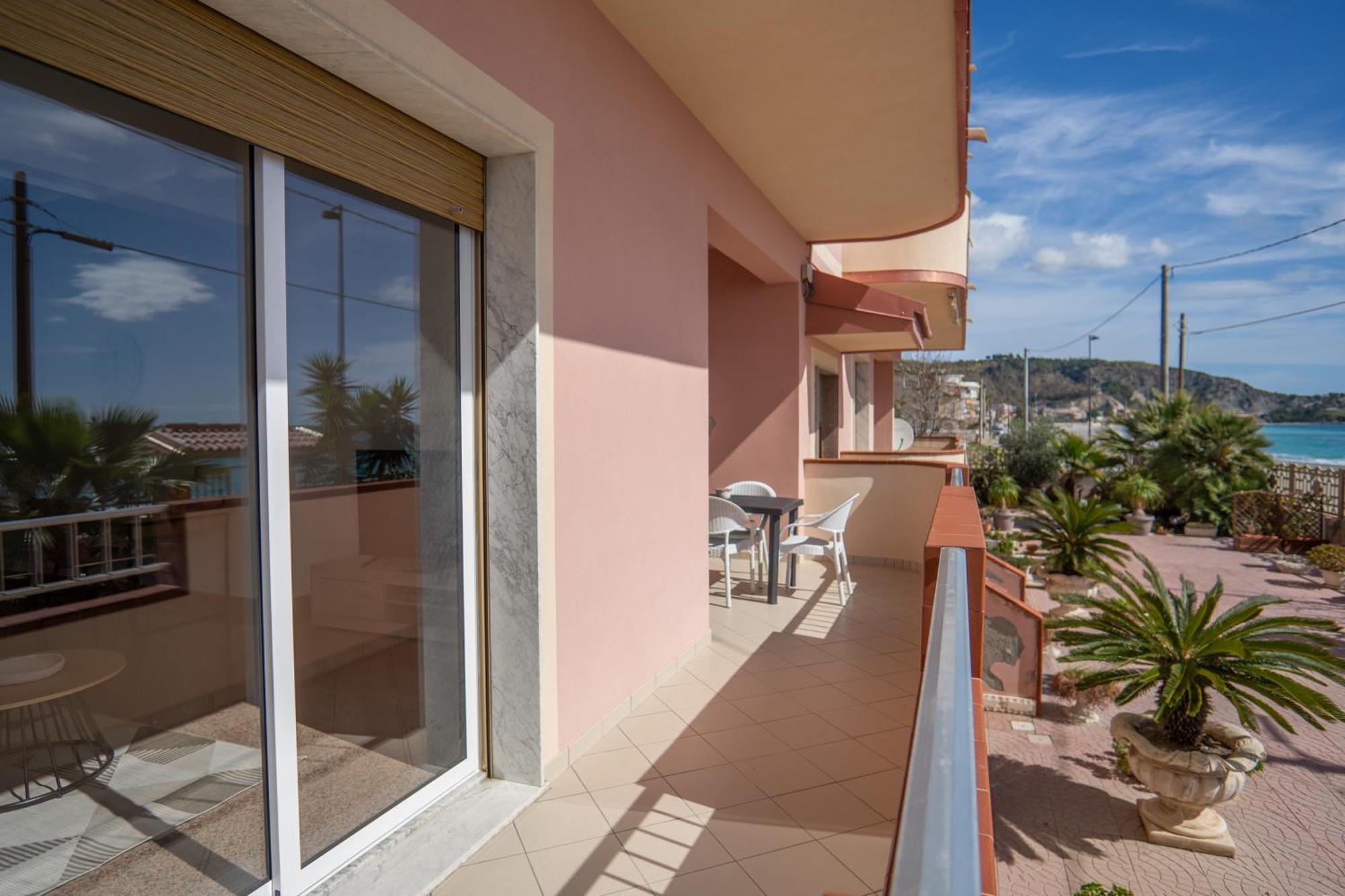 Apartmán Casa Erika Bova Marina Exteriér fotografie
